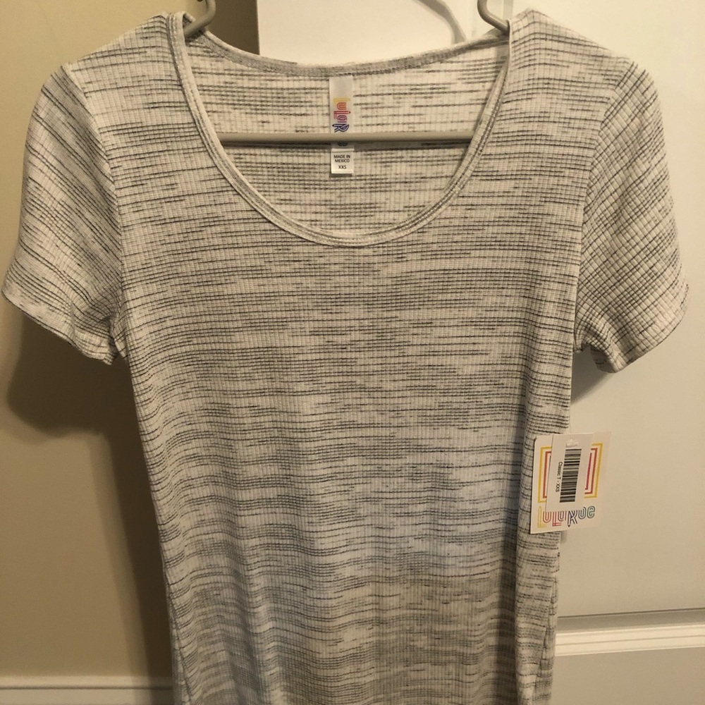 Lularoe XXS (fits a small) Top NWT. Textured.